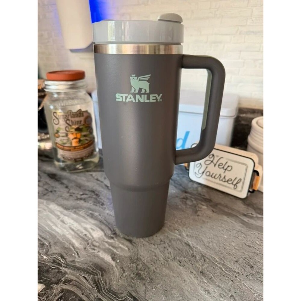 Stanley 30oz Quencher H2.0 Tumbler - Charcoal with Mint Logo _Missing Stopper